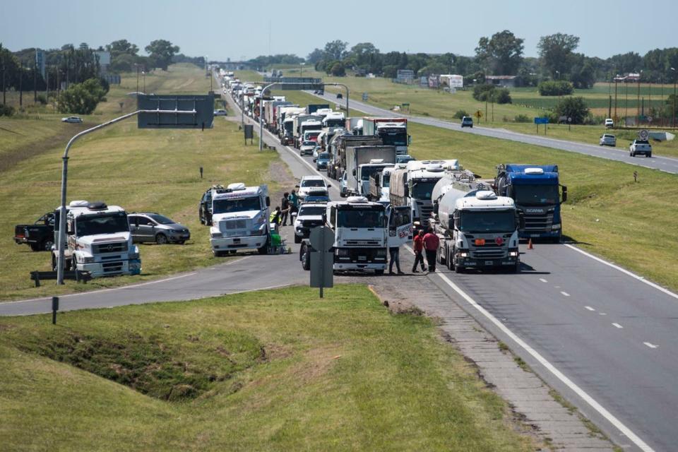 En el comienzo del paro hubo piquetes en Santa Fe