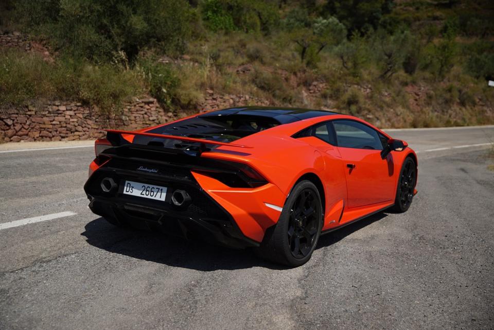 2023 Lamborghini Huracán Tecnica - Photos From Every Angle