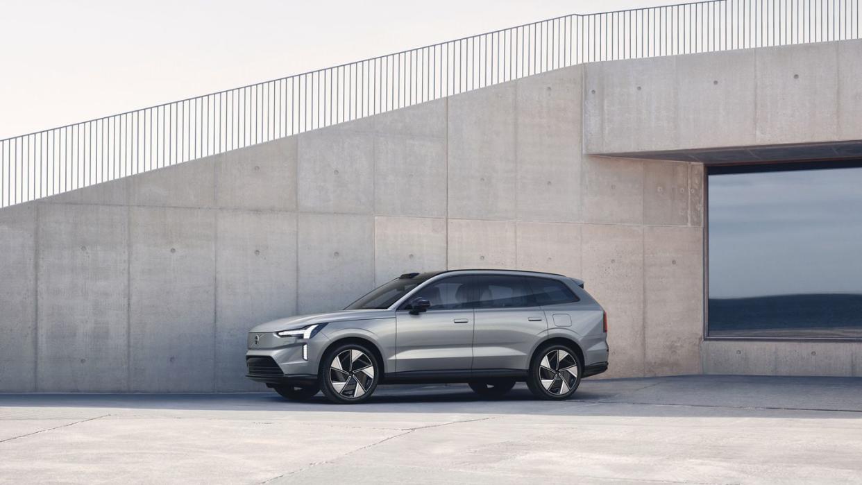 2024 volvo ex90