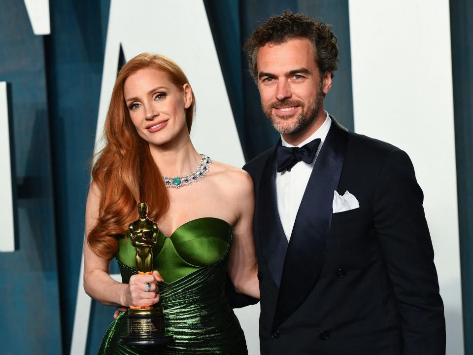 Jessica Chastain and Gian Luca Passi de Preposulo attend the 2022 Vanity Fair Oscar Party