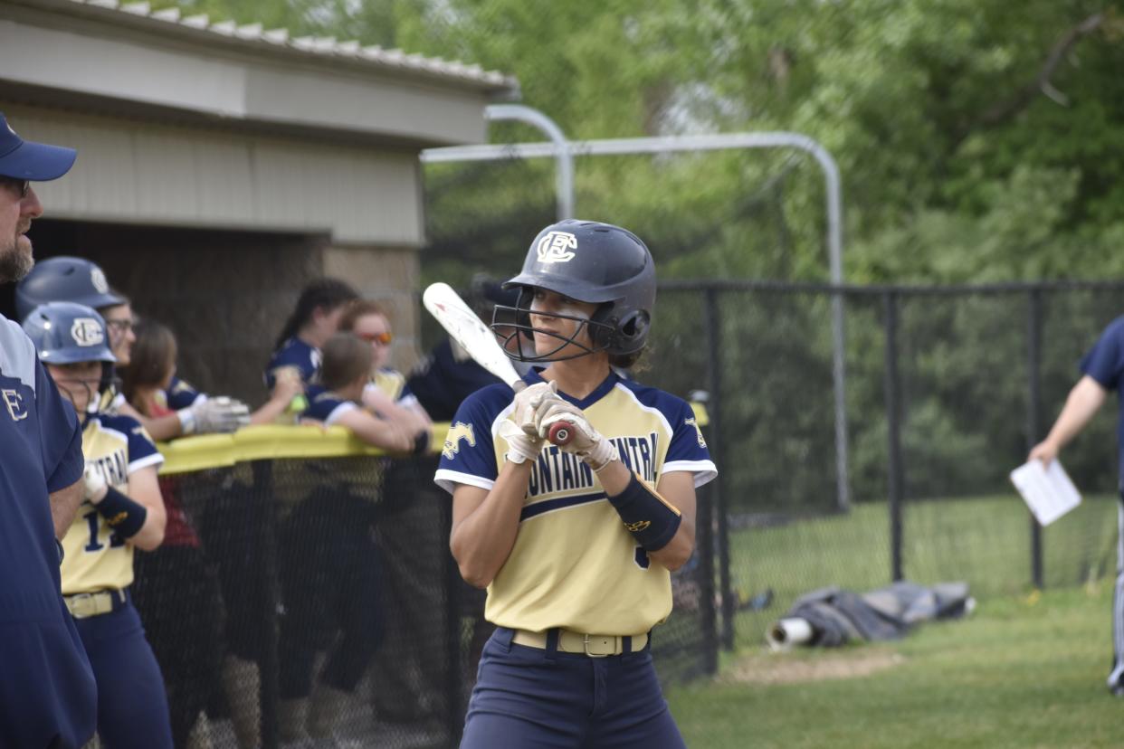 Zoe Foxworthy DeJournett signed on to play softball at Danville Area Community College