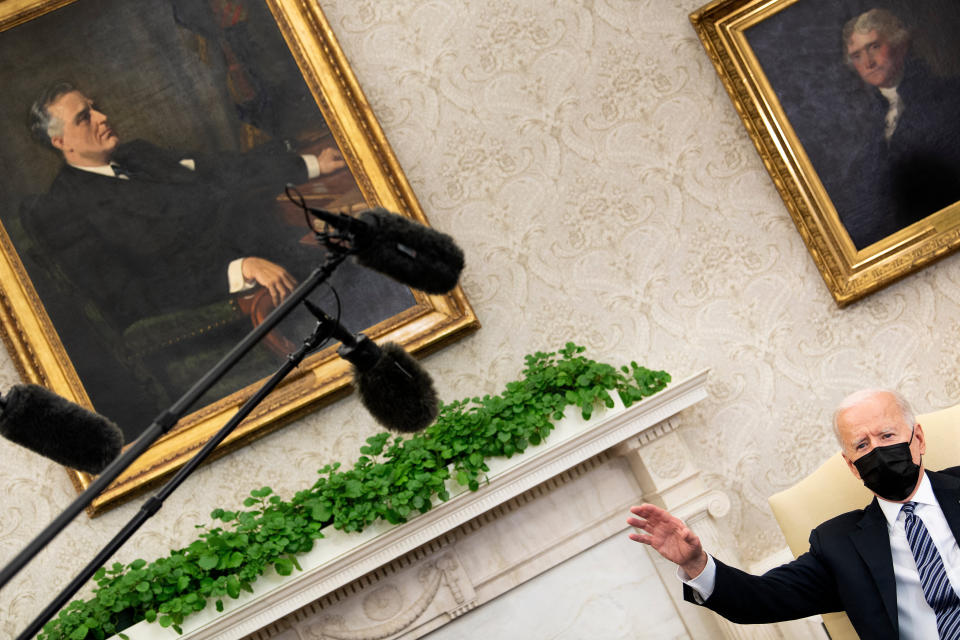 Biden hung portraits of Franklin Roosevelt and Thomas Jefferson in the Oval Office. (Photo: BRENDAN SMIALOWSKI via Getty Images)