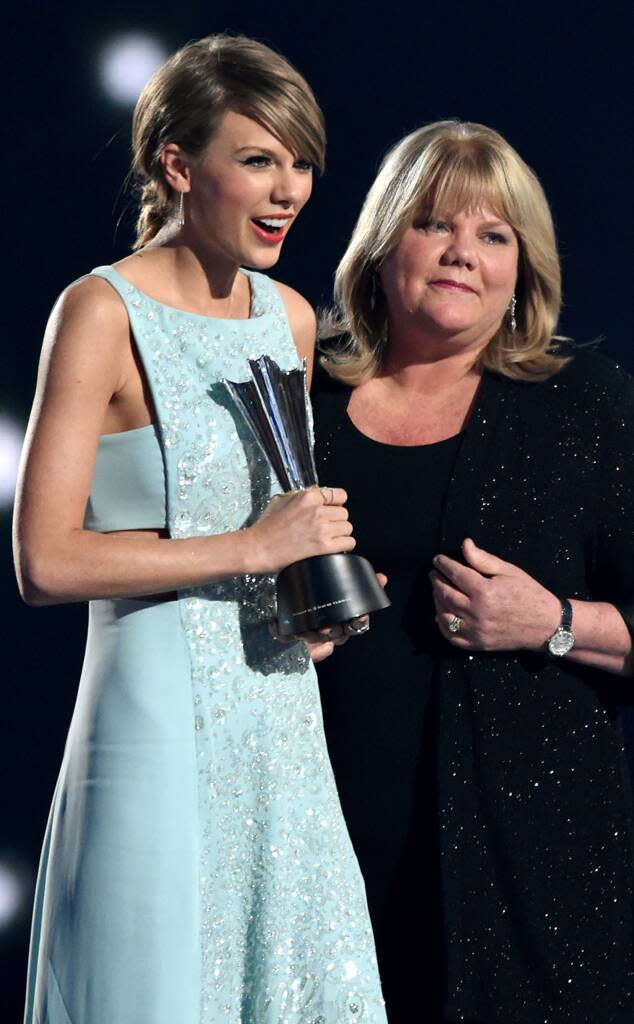 Taylor Swift, Andrea Swift