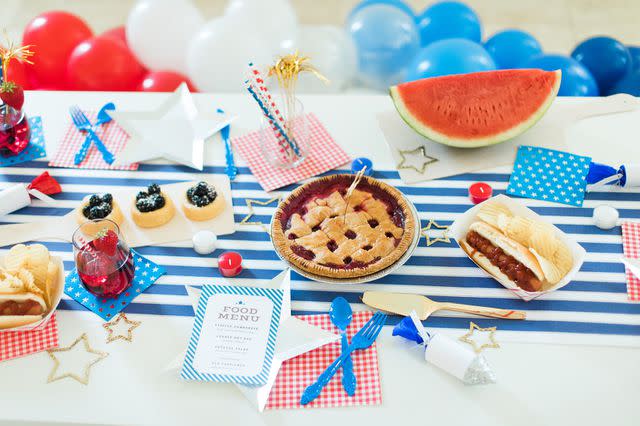 <p><a href="https://cakeandconfetti.com/last-minute-july-4th-decor/" data-component="link" data-source="inlineLink" data-type="externalLink" data-ordinal="1">Cake & Confetti</a></p>