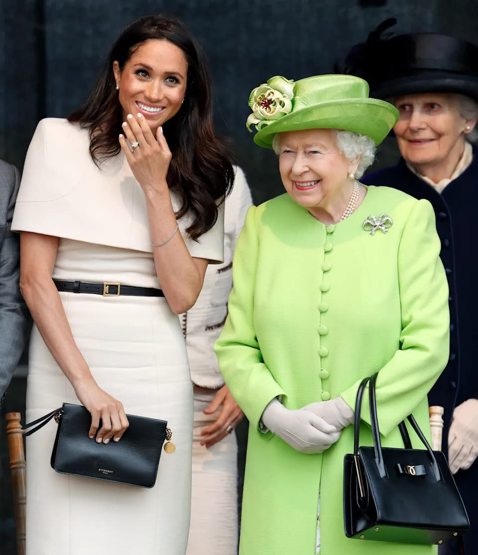 Die Queen und Meghan, Herzogin von Sussex, bei der der Eröffnung der Mersey Gateway Bridge im Juni 2018. (Bild: Getty Images)