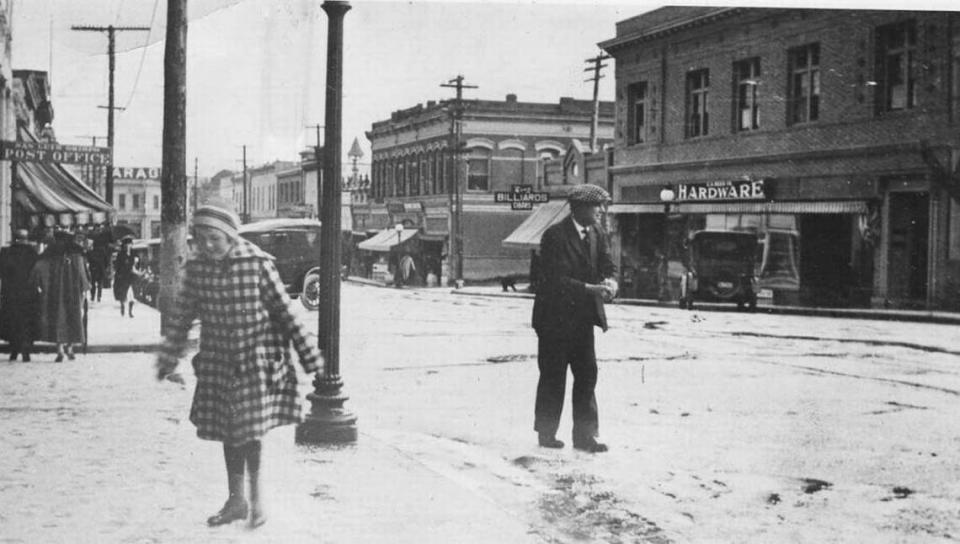 Snow on Monterey Street in downtown San Luis Obispo in 1922.