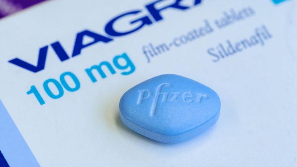 Una pastilla azul de Viagra