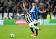 Soccer Football - Serie A - Juventus vs Atalanta - Allianz Stadium, Turin, Italy - March 14, 2018 Atalanta's Bryan Cristante in action with Juventus’ Kwadwo Asamoah REUTERS/Massimo Pinca