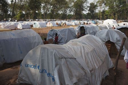 Tents for displaced people are seen on the grounds of Saint Antoine de Padoue cathedral in Bossangoa, Central African Republic in this November 25, 2013 file photo. REUTERS/Joe Penney/Files