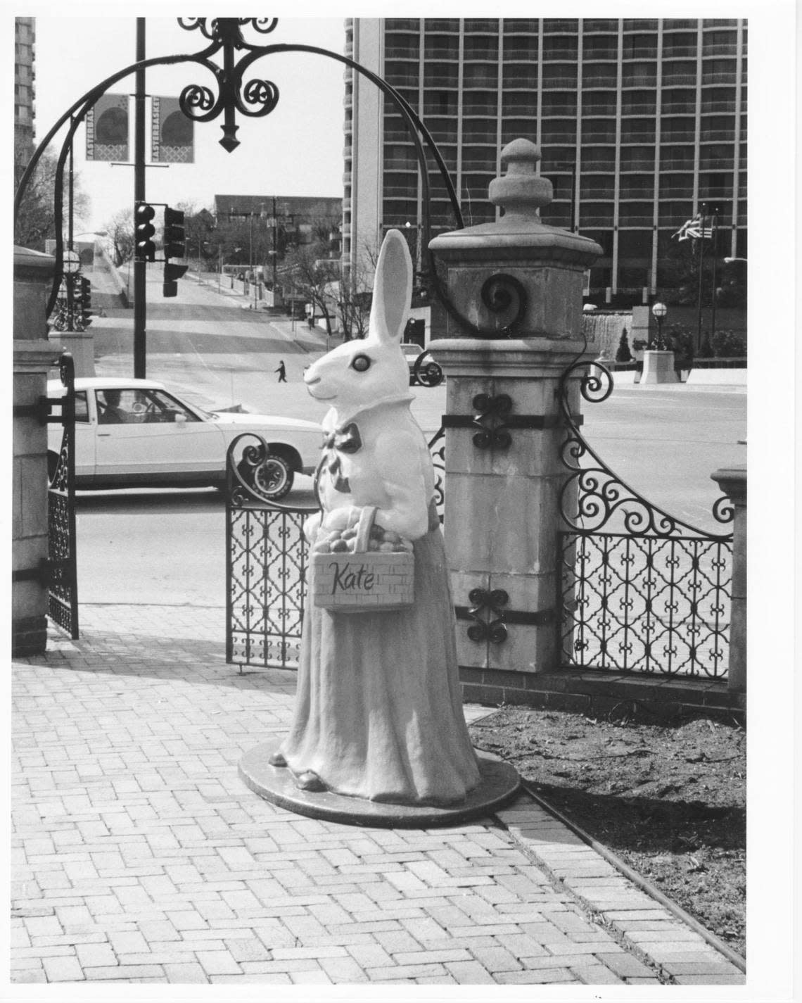 Easter Bunny “Kate”, located in the courtyard on northeast corner of Ward Parkway and Broadway, in 1989. Kansas City Public Library