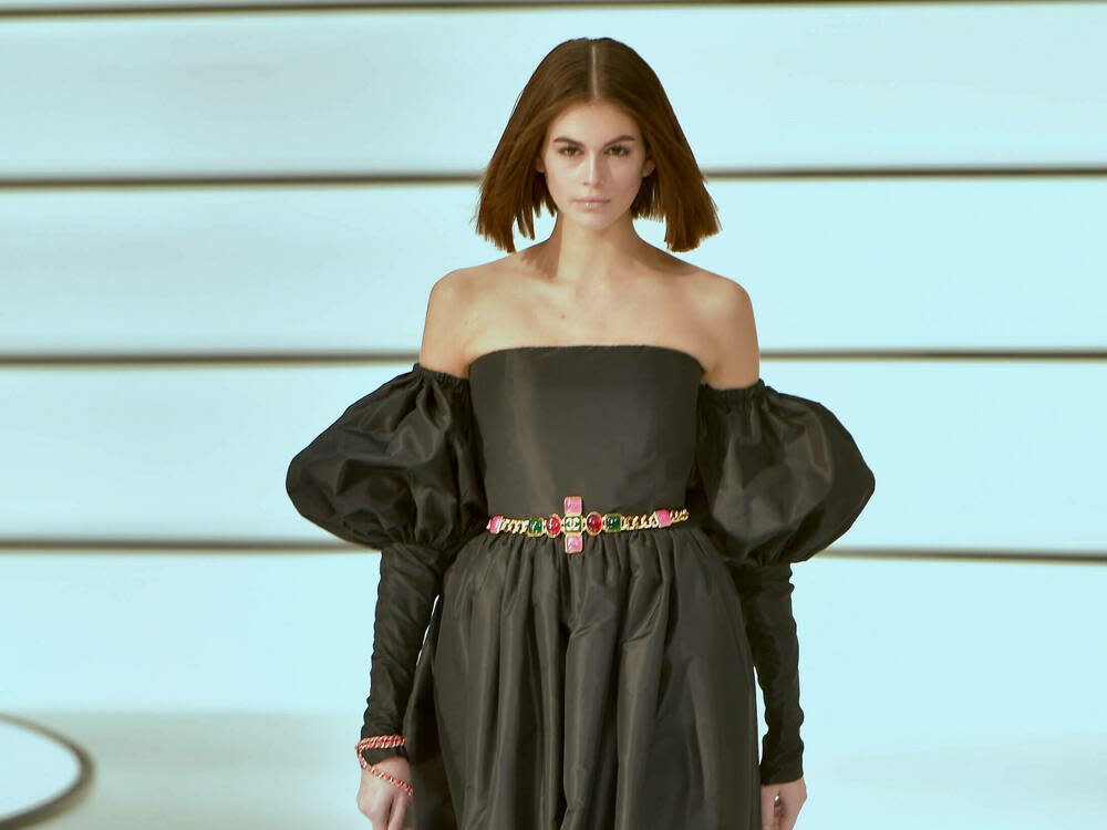 Kaia Gerber bei der Chanel-Show auf der Pariser Fashion Week. (Bild: imago images/ZUMA Wire)