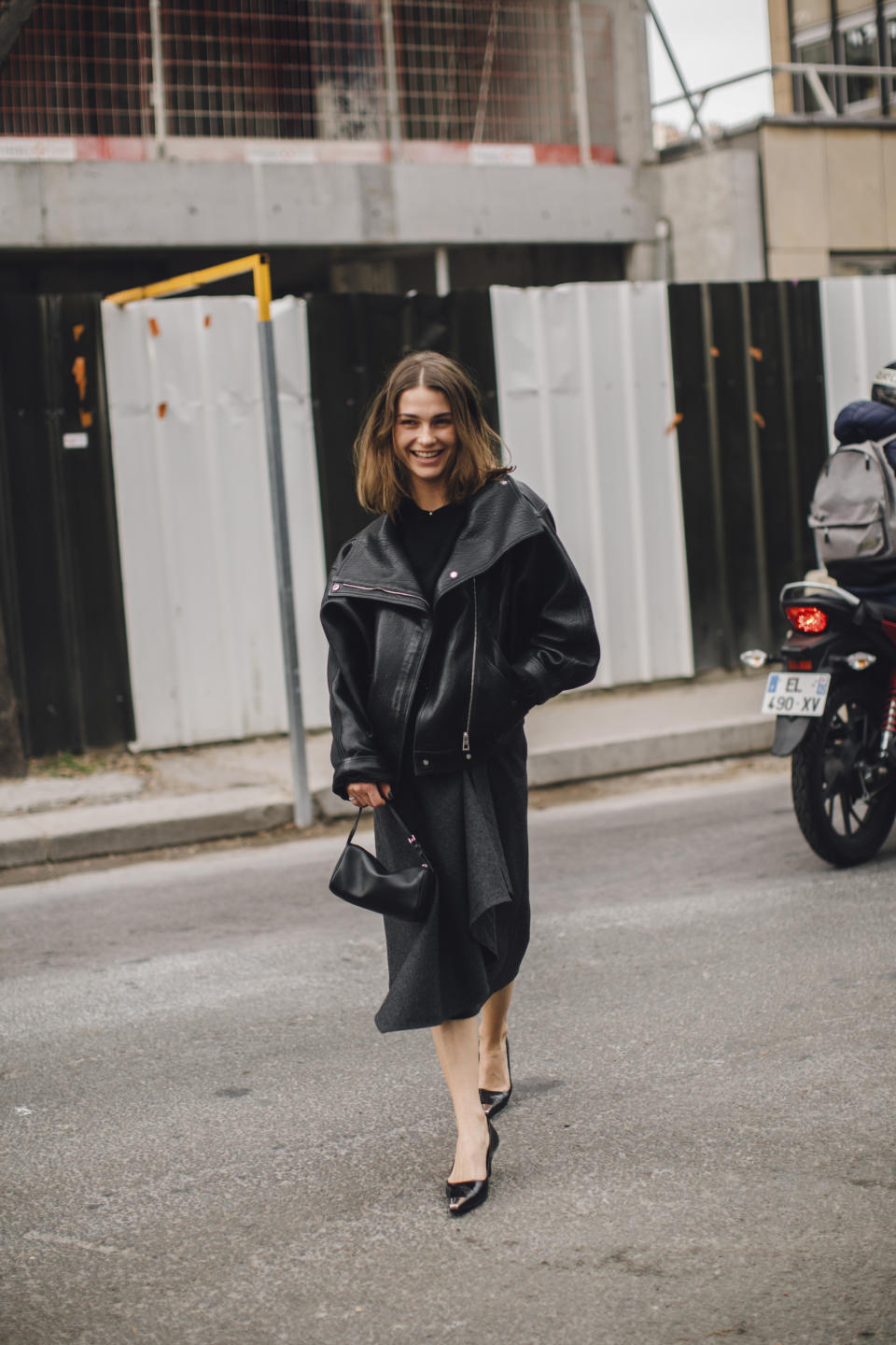 STYLECASTER | Minimalist Fashion Outfits