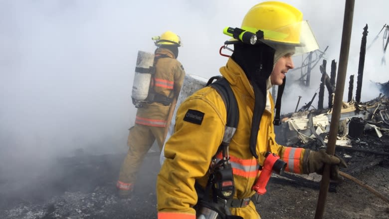 Horse killed as North River garage and barn burn, fire crews save house