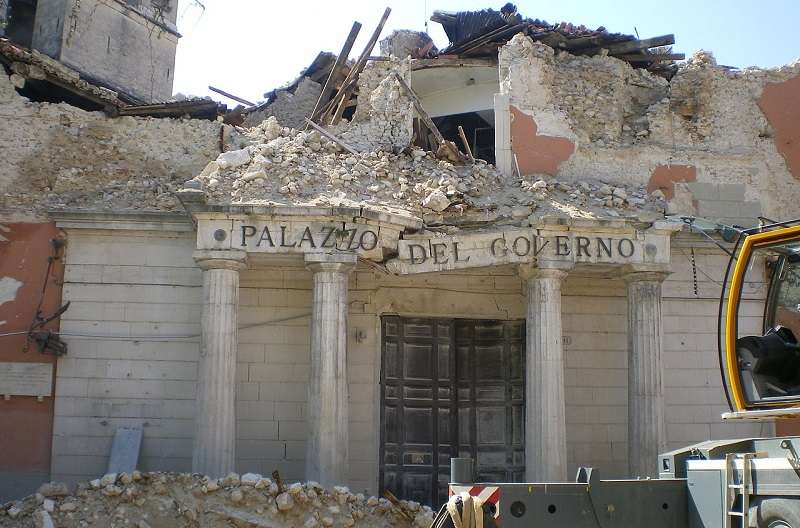 2009美大利拉奎拉地震。（CC BY-SA 3.0, wikimedia commons）