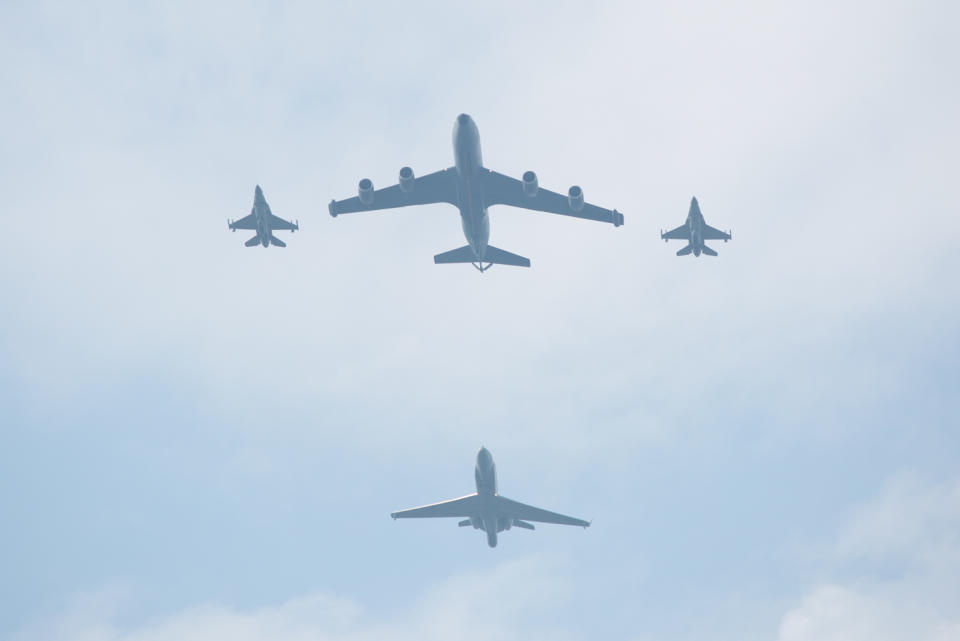 <p>RSAF taking part in a flypast during the parade preview on 28 August. (PHOTO: Dhany Osman / Yahoo News Singapore) </p>