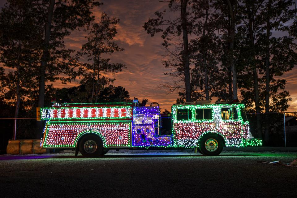 During the holiday season, Diggerland USA will host Holidig, a drive-thru light show featuring real pieces of construction machinery decked out for the season plus iconic holiday themes and displays.