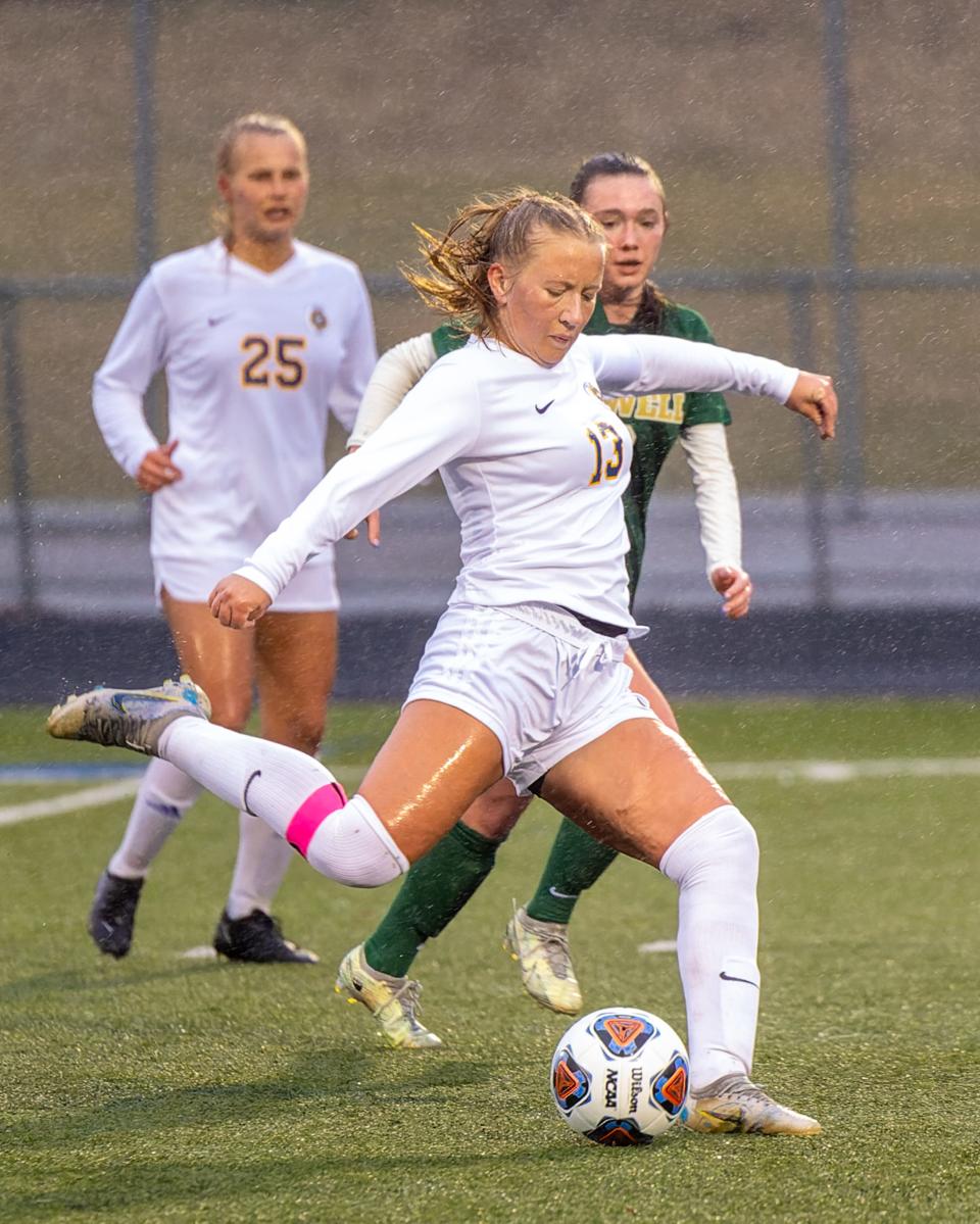 Hartland's Emma Kastamo scored one goal and assisted on another in the first 10 minutes of a 5-1 victory over Plymouth.