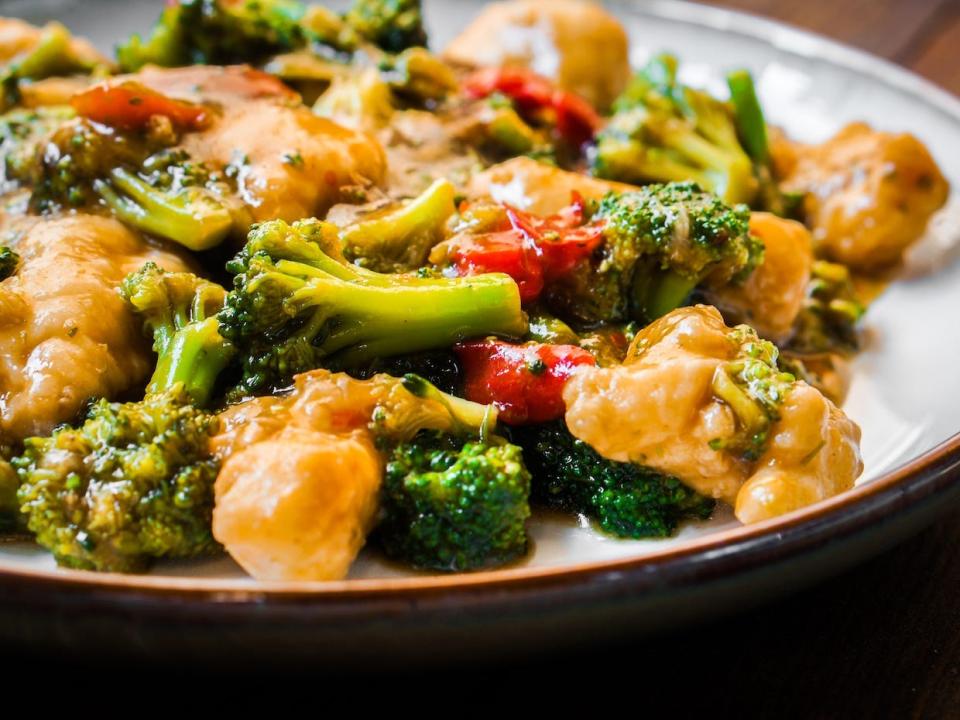 chicken broccoli veggie stir fry