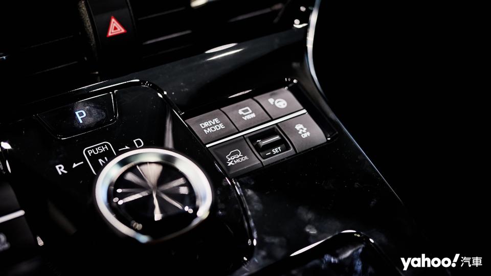 保留Subaru招牌X-Mode模式而具備品牌強烈調性。