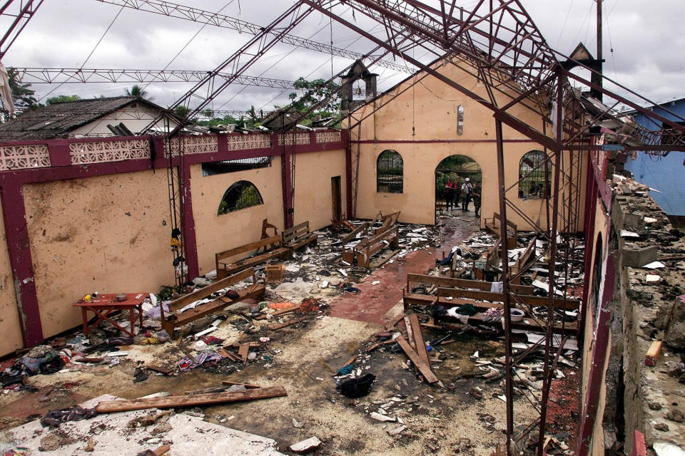 Así quedó la iglesia de Bellavista, en Bojayá, después de la masacre. (AP Photo/Ricardo Mazalan, archivo)