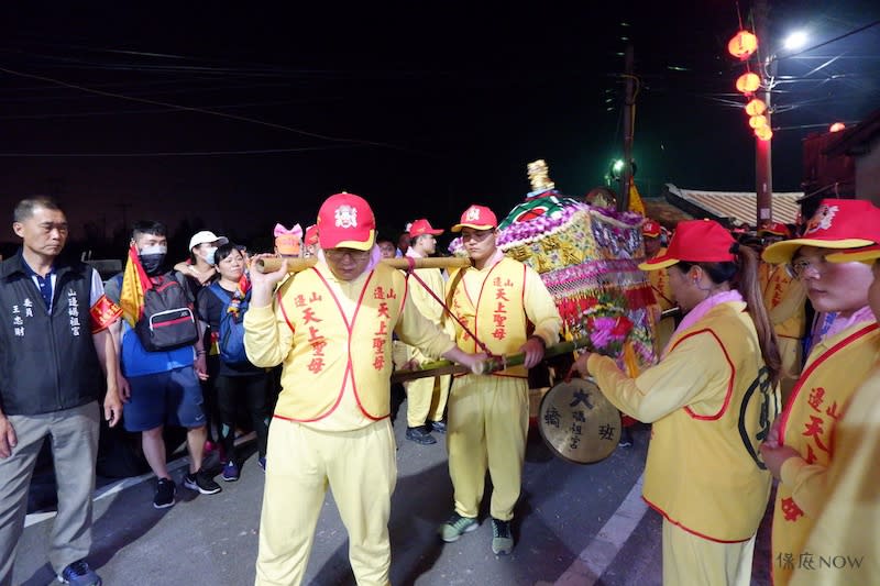 山邊媽祖繞庄賜福。（圖／連宜方攝）