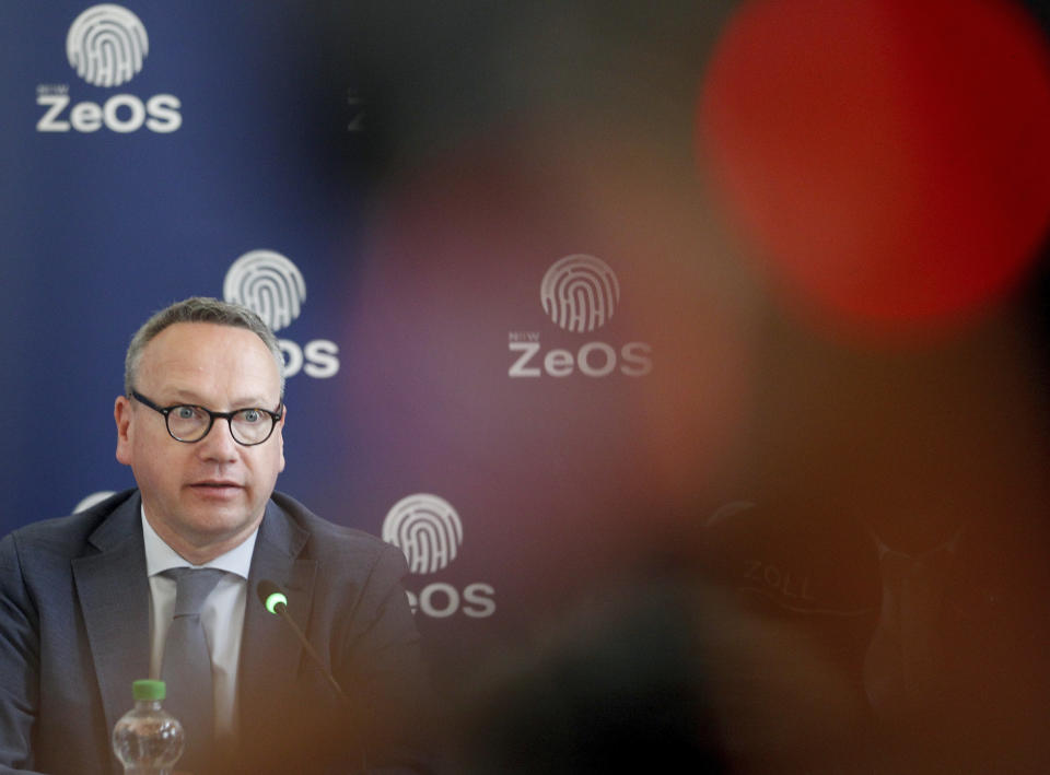 North Rhine-Westphalia's Minister of Justice Benjamin Limbach speaks, during a press conference on the record cocaine find worth billions in a cross-state raid, in Duesseldorf, Germany, Monday, June 17, 2024 . German investigators said Monday they seized 35.5 metric tons of cocaine worth 2.6 billion euros ($2.78 billion) on different container ships and made seven arrests in connection with what they called the largest cocaine find in the country so far. (Roland Weihrauch/dpa via AP)