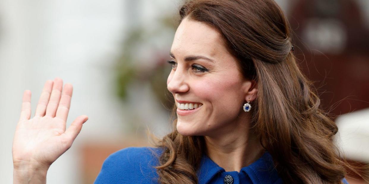 kate middleton waving in london elle uk