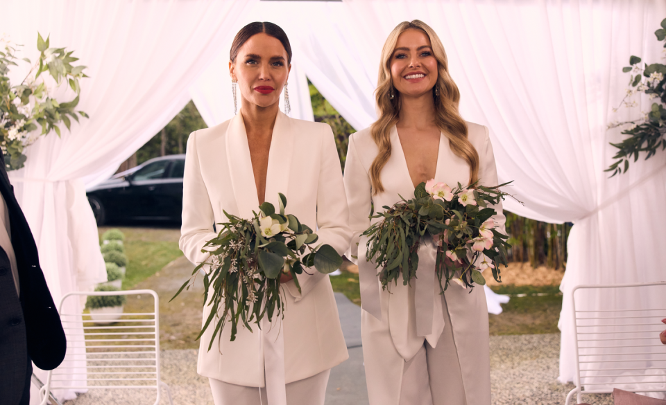 elly conway and chloe brennan's wedding in neighbours