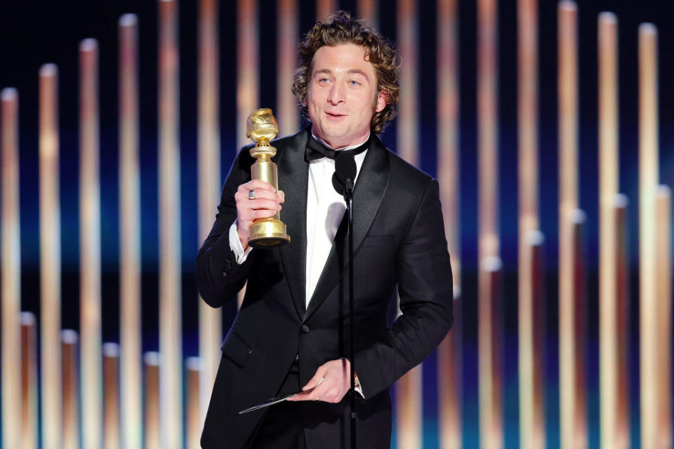Jeremy Allen White accepts the Best Actor in a Television Series Musical or Comedy award.