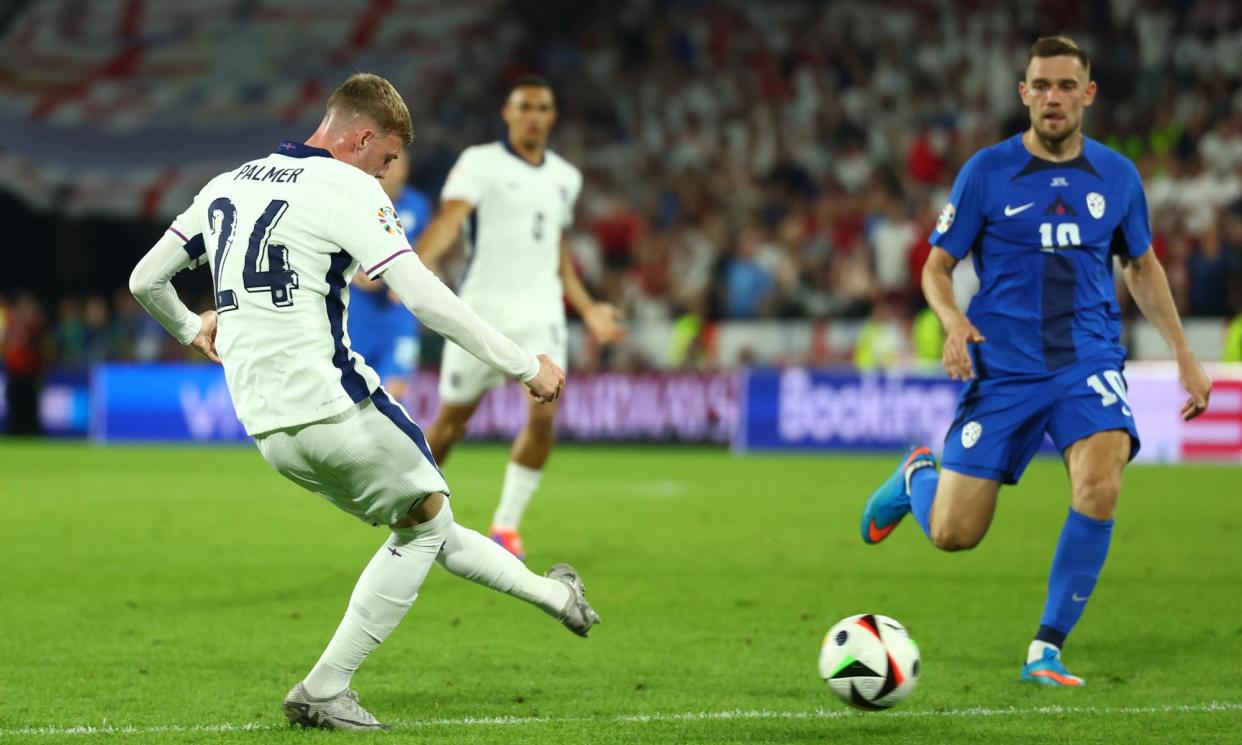 <span>Cole Palmer shoots too close to Jan Oblak in stoppage time against Slovenia.</span><span>Photograph: Chris Brunskill/Fantasista/Getty Images</span>