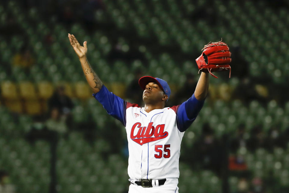 El lanzador cubano Roenis Elías durante el juego contra Italia en el Clásico Mundial de béisbol, el jueves 9 de marzo de 2023, en Taichung, Taiwán. (AP Foto/I-Hwa Cheng)