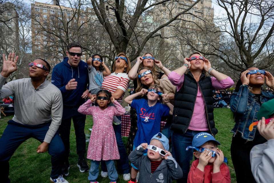 TODAY anchors watch the eclipse (Nathan Congleton / TODAY)