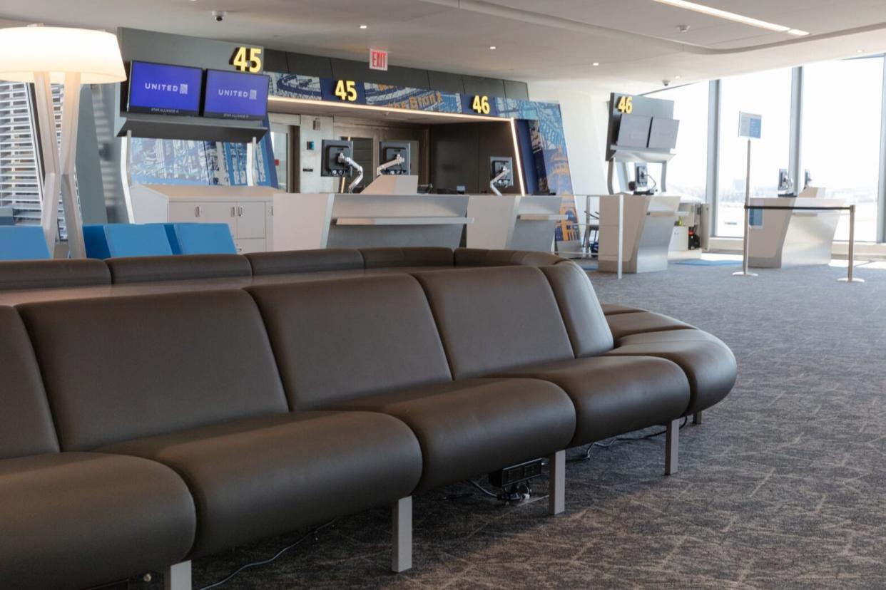 United Airlines Airport Gate empty