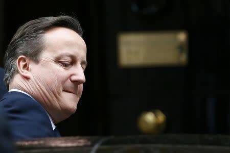 Britain's Prime Minister David Cameron leaves Number 10 Downing Street in London, Britain January 27, 2016. REUTERS/Stefan Wermuth