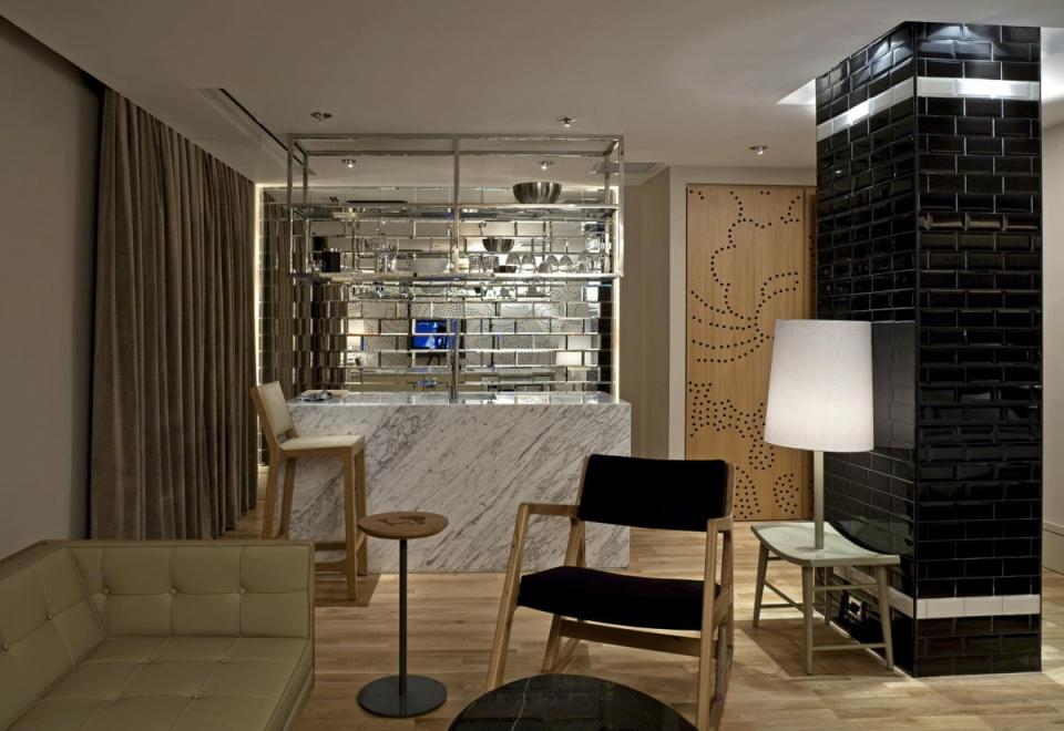 Slick elegance combined with comfort (Witt Istanbul Suites)