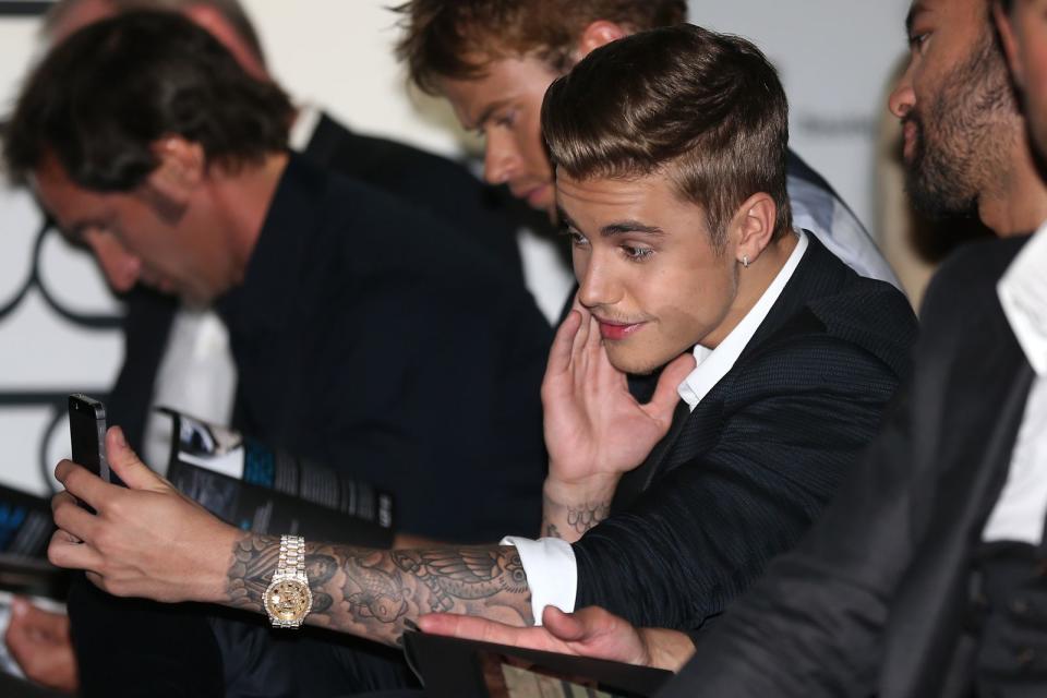 <p>Justin Bieber wird gern zur Zielscheibe des Spottes, doch der Popstar aus Kanada verdient Mitleid. Zumindest, wenn man seine Kindheit kennt. (Bild: Mark Thompson / Getty Images)</p> 