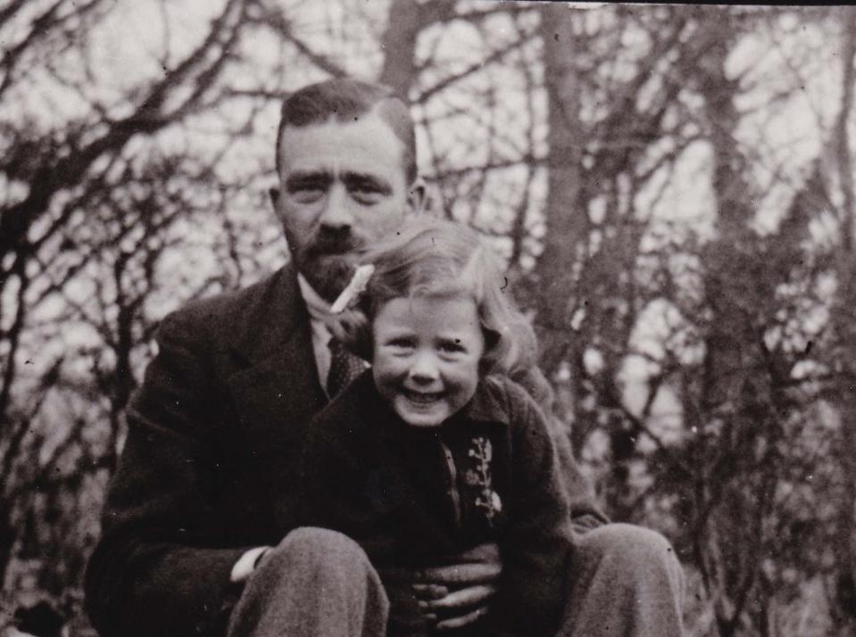 Actress Kristin Scott Thomas's grandfather William and Aunt Iola (Credit: Channel 4/Wild Pictures)