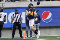 California tight end Gavin Reinwald catches a touchdown pass against Colorado during the first half of an NCAA college football game in Berkeley, Calif., Saturday, Oct. 23, 2021. (AP Photo/Jeff Chiu)