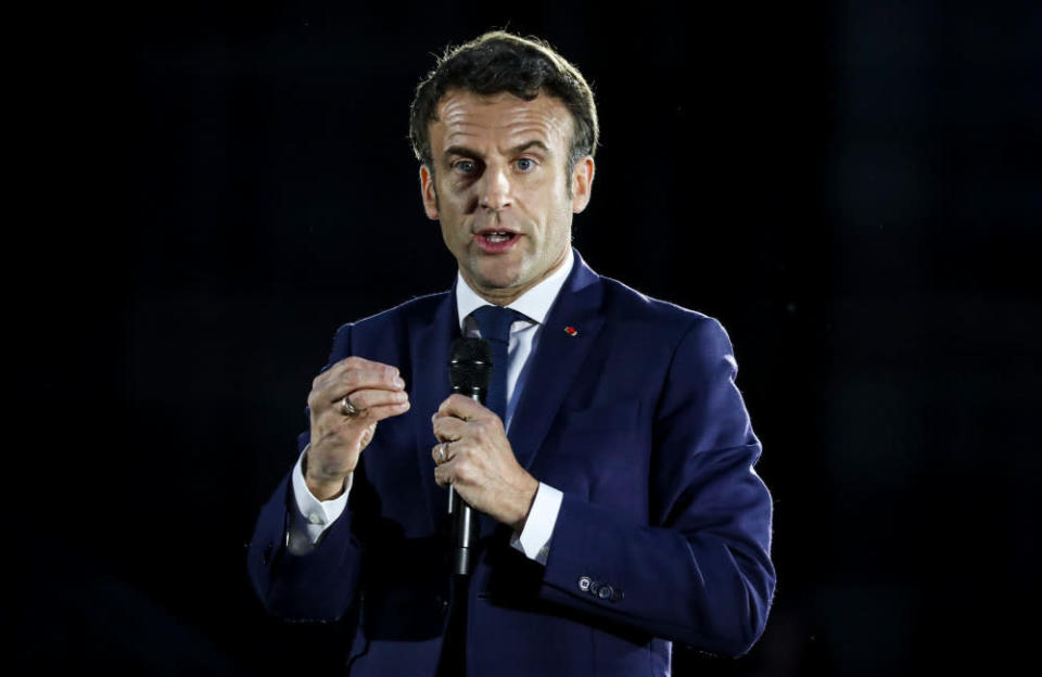 Le seul défaut d’Emmanuel Macron selon sa femme, c’est qu’il est « plus jeune ».