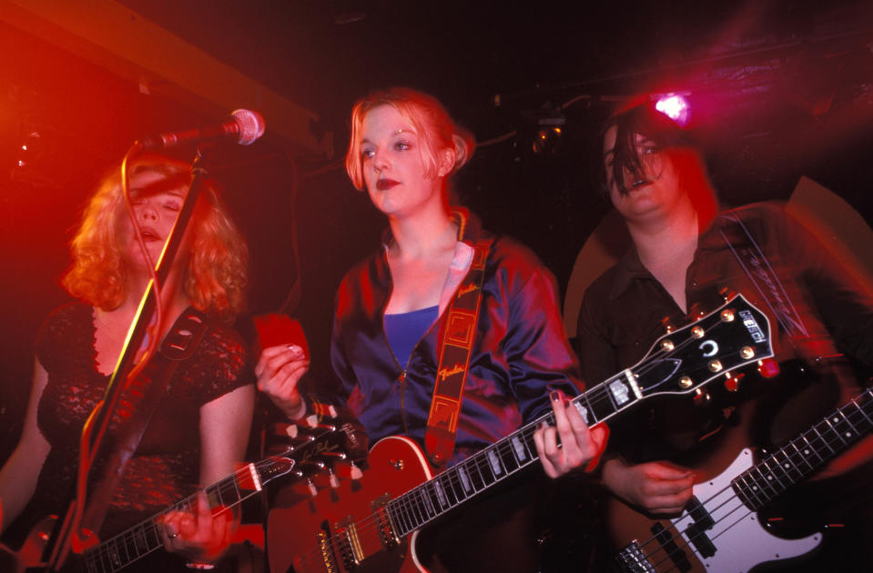 UNSPECIFIED - JANUARY 01: Photograph of Emmy-Kate MONTROSE and KENICKIE and Marie DU SANTIAGO and Lauren LAVERNE; From left: Marie Du Santiago, Lauren Laverne, Emmy-Kate Montrose (Photo by Mick Hutson/Redferns)