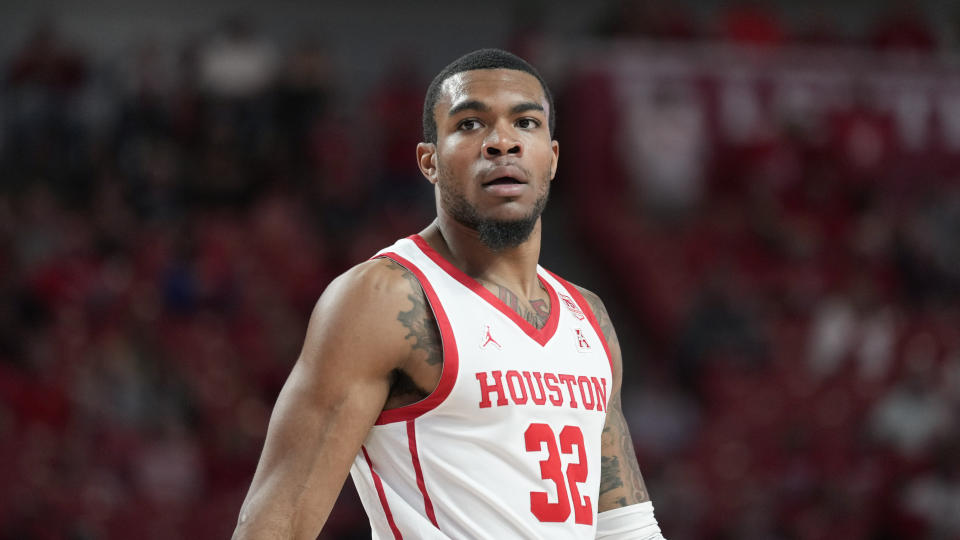 Reggie Chaney jogou no time Final Four de 2021 de Houston e ganhou seu sexto prêmio de Homem do Ano da AAC como sênior.  (Foto AP/Eric Christian Smith)