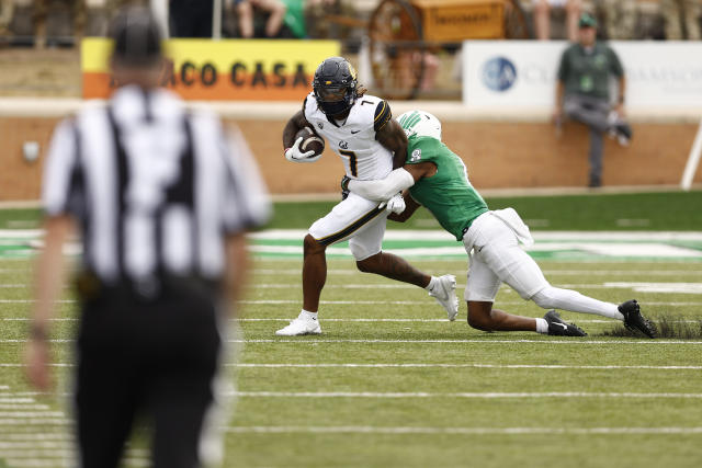 California safety Jaylinn Hawkins (6) against the North Texas during an  NCAA college football game, Saturday, Sept. 14, 2019, in San Francisco. (AP  Photo/Tony Avelar Stock Photo - Alamy