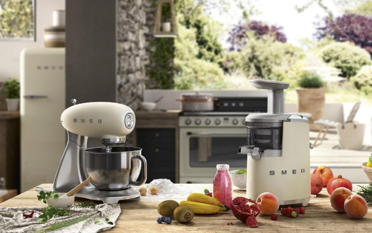 Smeg launches new emerald green colourway