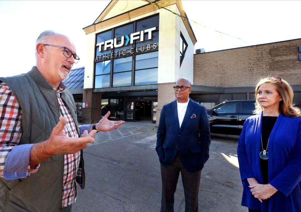 Assistant Murfreesboro City Manager Sam Huddleston, left, Murfreesboro City Councilman Kirt Wade, center and MTSU nutrition professor Janet Colson, right, discuss on Monday, Nov. 13, 2023, how the homes in the area of Middle Tennessee Blvd, Bradyville Pike and Dr. Martin Luther King Boulevard have a limited selection when it comes to purchasing groceries.