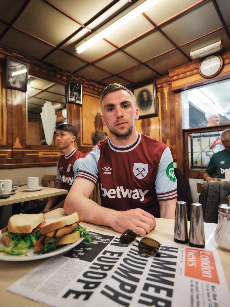 Jarrod Bowen with the new kit (WHUFC)