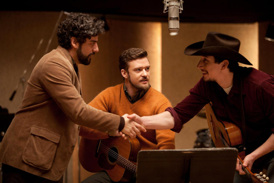 Oscar Isaac, Justin Timberlake, and Adam Driver play guitar and sing