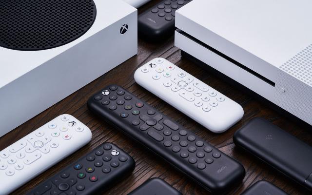 8BitDo made a pair of affordable media remotes for the Xbox Series X/S