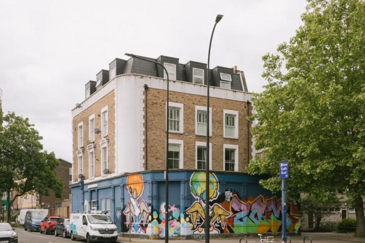 Walmer Castle Court, a small development of eight flats used to be Walmer Castle pub <i>(Image: Munday's/Zoopla)</i>