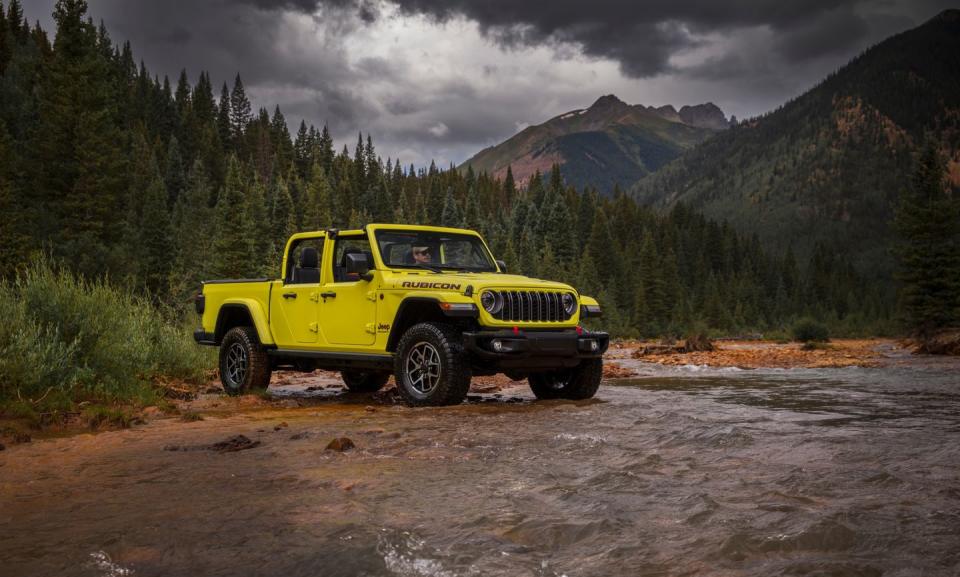 2024 jeep gladiator launch photos from naias 2023