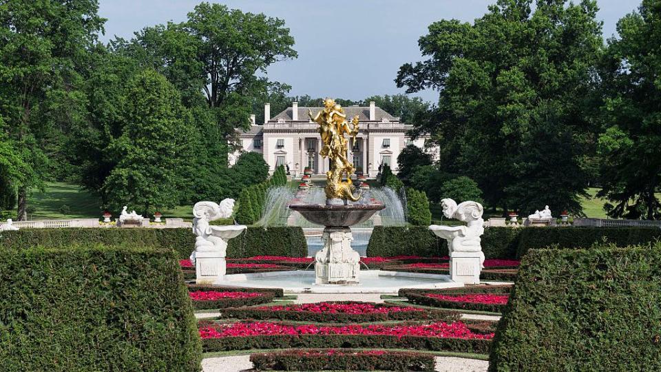 achievement statue, nemours mansion and gardens